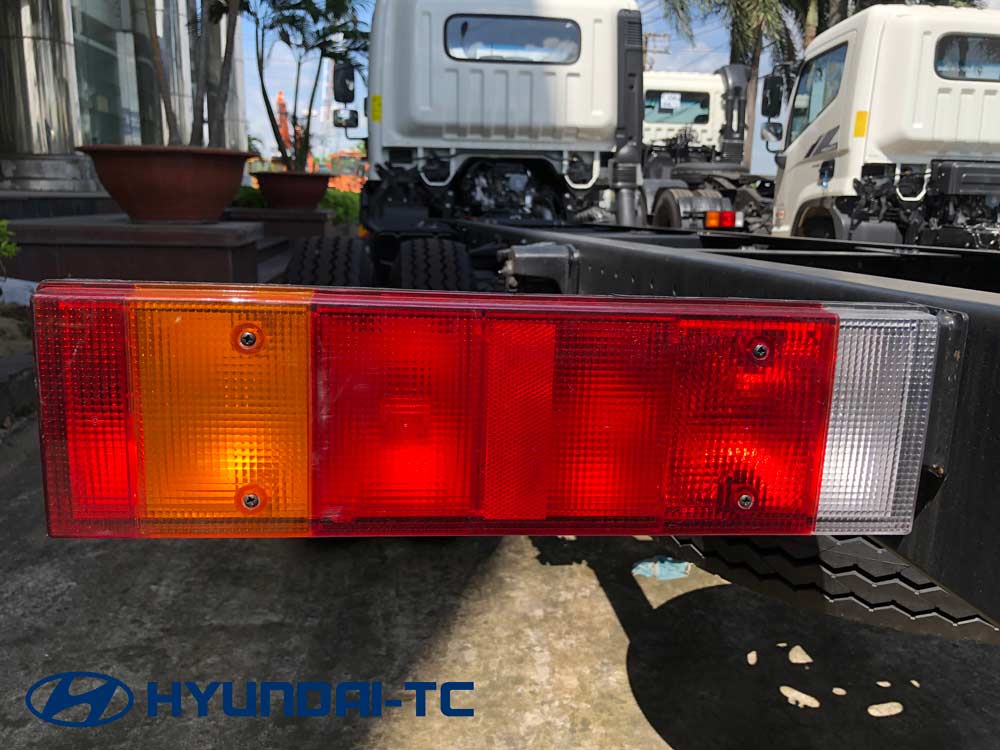 So sánh xe đông lạnh 7 tấn Hyundai Mighty Ex8 GTL và Ex8L
