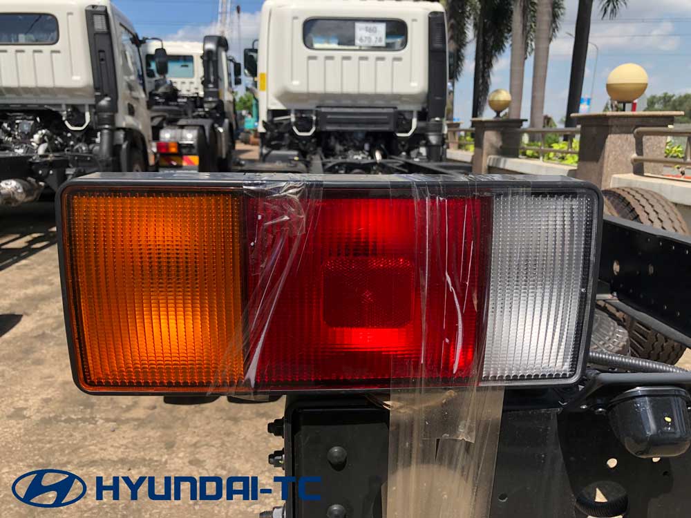 So sánh xe đông lạnh 7 tấn Hyundai Mighty Ex8 GTL và Ex8L