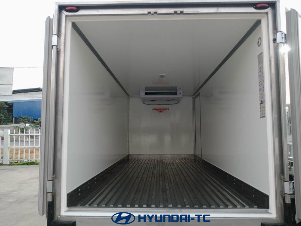 So sánh xe đông lạnh 7 tấn Hyundai Mighty Ex8 GTL và Ex8L