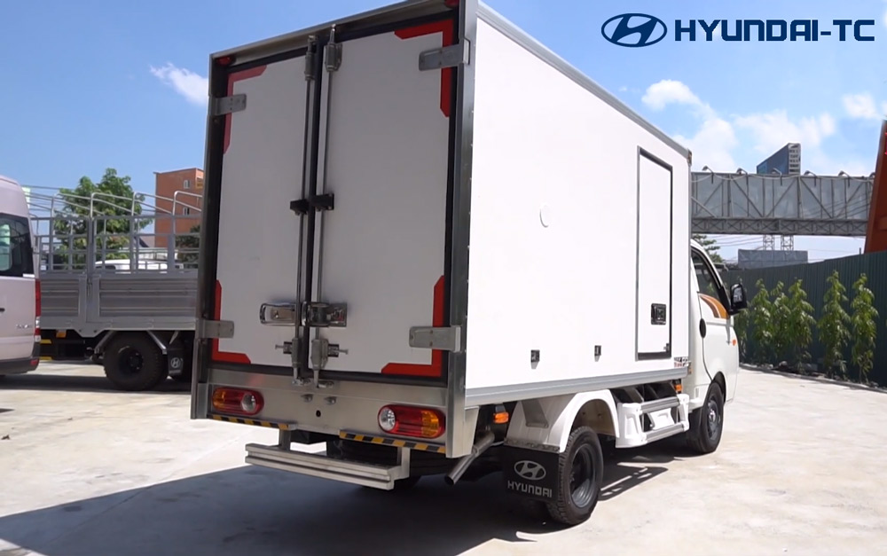 xe_tai_dong_lanh_1_tan_ruoi_h150