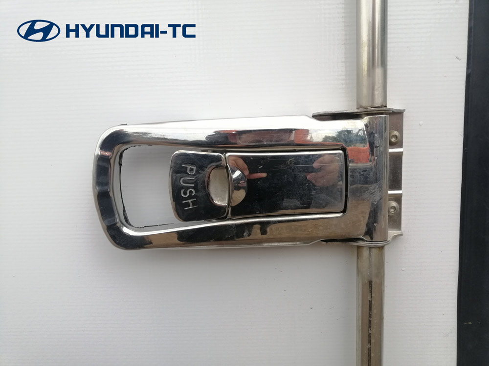 tay_khoa_cua_hong_xe_tai_1.5-tan-thung-composite