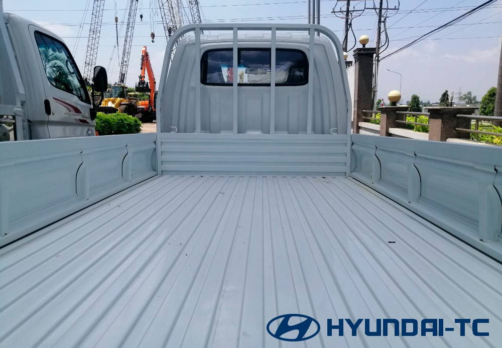 phia_sau_thung_lung_nha_may_cua_xe_hyundai