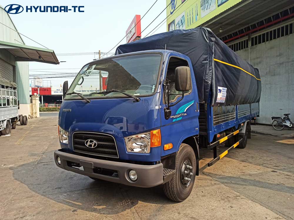 Giá xe tải 7 tấn Hyundai Mighty 110XL thùng bạt có bửng nâng