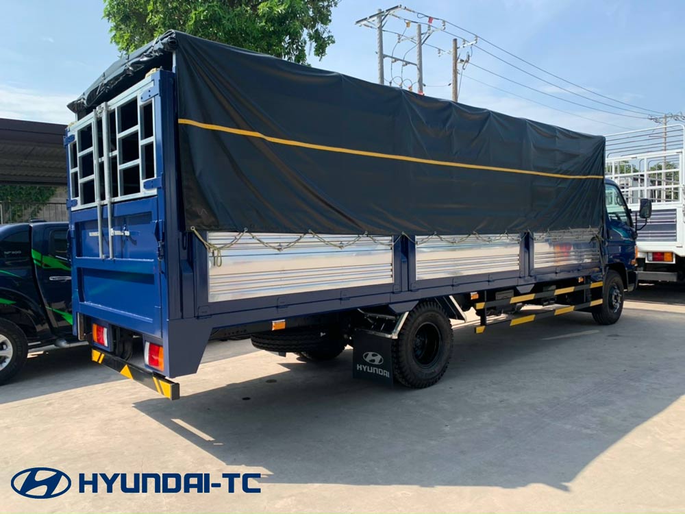Giá xe tải 7 tấn Hyundai Mighty 110XL thùng bạt có bửng nâng