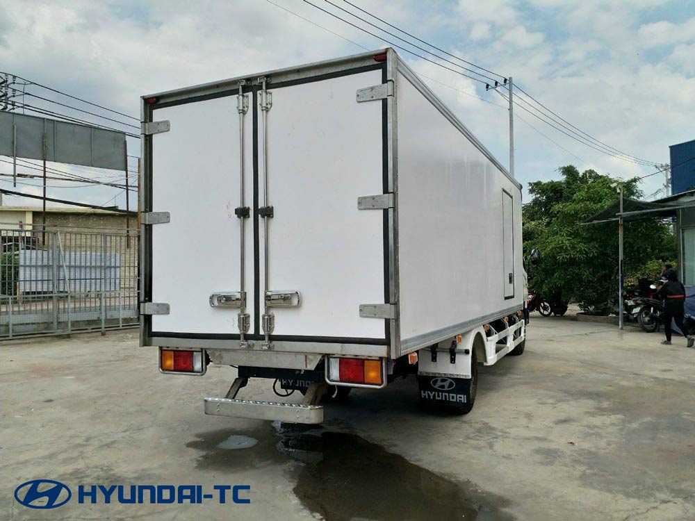 Xe tải đông lạnh 7 tấn Hyundai Mighty 110XL