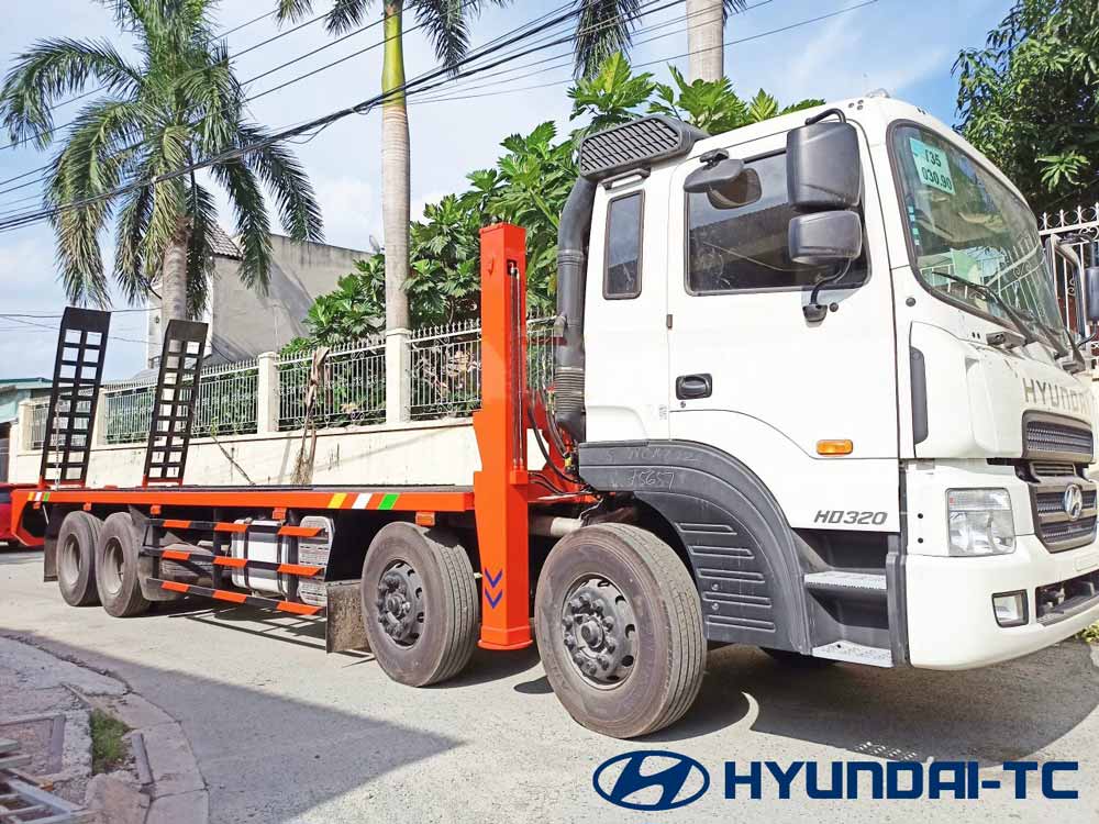 Xe chở xe máy chuyên dùng 16 tấn Hyundai HD320 