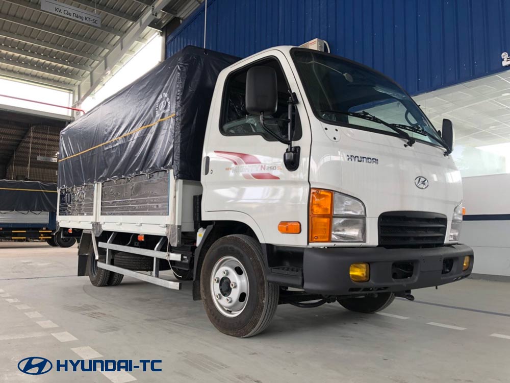 hyundai_n250sl_2t5_mui_bat_mau_trang