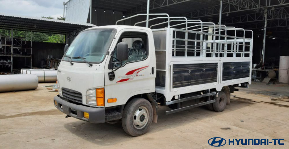 xe_tai_hyundai_2.5-tan-mui-bat