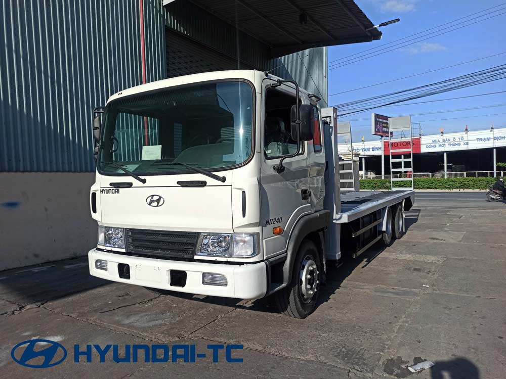 Xe nâng đầu chở xe máy chuyên dùng 15 tấn Hyundai HD240 3 chân